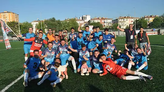 Sarız Anadoluspor ve Yeni Döğerspor Şampiyon oldu