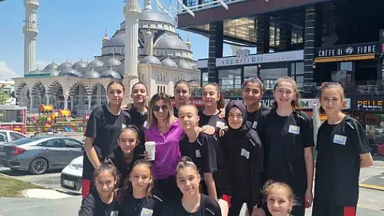 Kayseri ANALİG Kız ve Erkek takımları yarı finalde