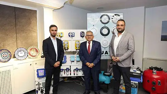 Kayseri Büyükşehir Belediyesi 60 bin kişiye yüzme kursu verdi