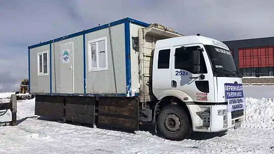 Kayseri Büyükşehir'den Adıyaman'a iş makineleri, Elbistan'a konteynır gönderildi