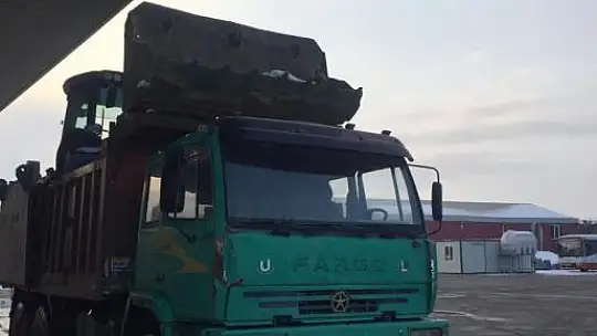 Kayseri Büyükşehir'den Adıyaman'a iş makineleri, Elbistan'a konteynır gönderildi