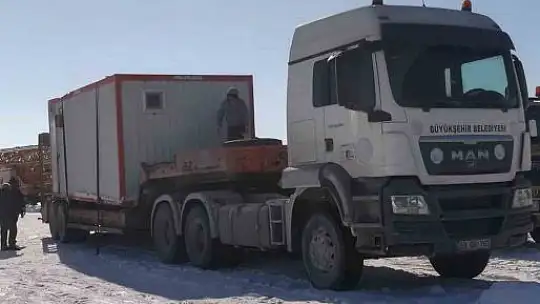 Kayseri Büyükşehir'den Adıyaman'a iş makineleri, Elbistan'a konteynır gönderildi