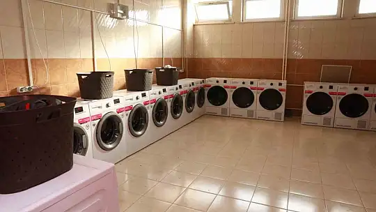 Büyükşehir'den deprem bölgesine çamaşır yıkama merkezi