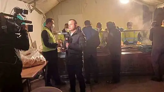 Deprem bölgesindeki ilk konteyner kentte ilk sahur