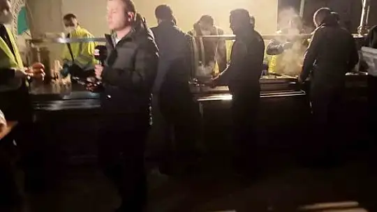 Deprem bölgesindeki ilk konteyner kentte ilk sahur