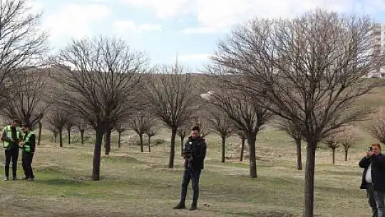 Kayseri Büyükşehir'den drone ile park ilaçlama hizmeti