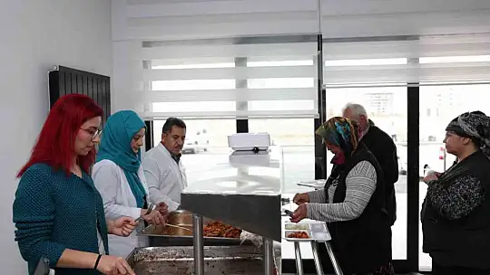 Tedavi gören depremzede yakınları misafirhanede ağırlanıyor