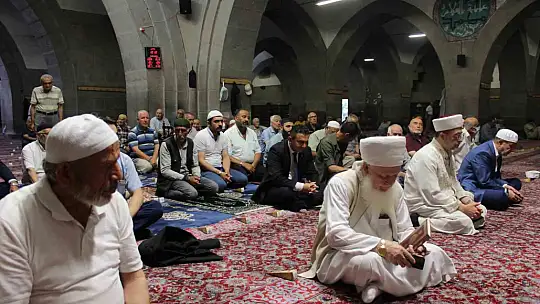 Kayseri'de 15 Temmuz şehitleri için dualar edildi