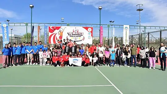 19 Mayıs Gençlik Kupası Tenis turnuvası tamamlandı