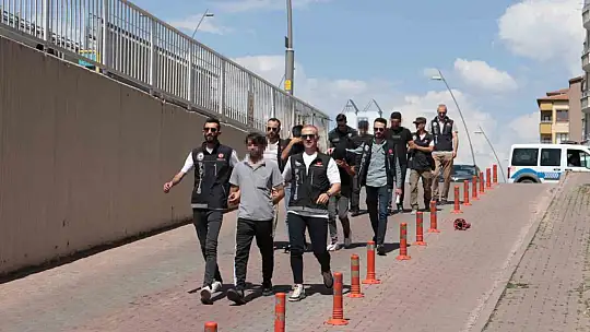 Kayseri'de 2 farklı uyuşturucu operasyonu: 5 gözaltı