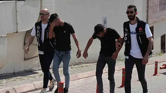 Kayseri'de 2 farklı uyuşturucu operasyonu: 5 gözaltı