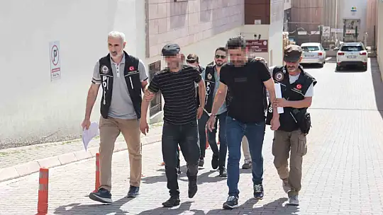 Kayseri'de 2 farklı uyuşturucu operasyonu: 5 gözaltı