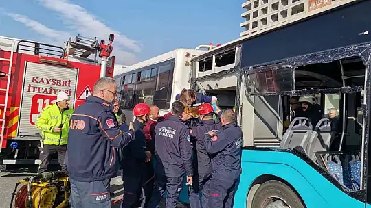 Talas Bulvarı'nda 2 halk otobüsü çarpıştı: Çok sayıda yaralı var