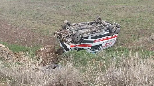 Kayseri'de ambulans devrildi