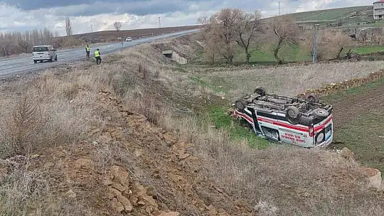 Kayseri'de ambulans devrildi