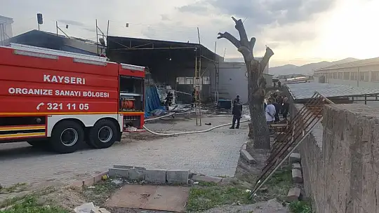 Bahçe mobilyaları üreten fabrikada yangın