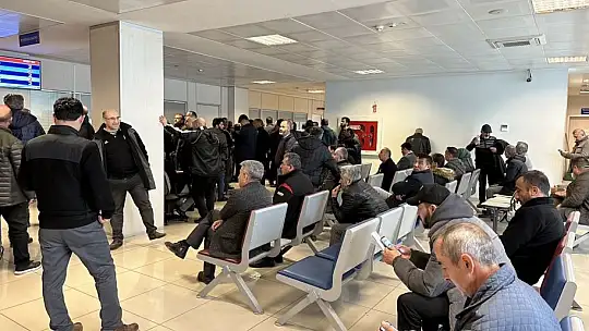 EYT'li olan vatandaşlar ilk maaşlarını depremzedelere bağışlayacak