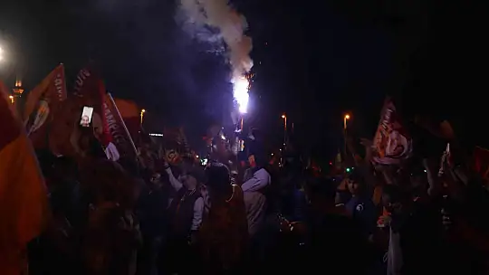 Kayseri'de halaylı şampiyonluk kutlaması