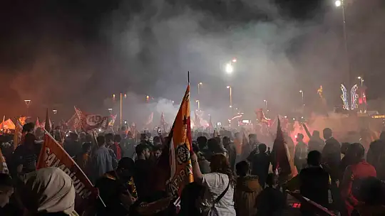 Kayseri'de halaylı şampiyonluk kutlaması