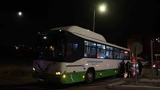 Zihinsel engelli genç halk otobüsünü kaçırdı!