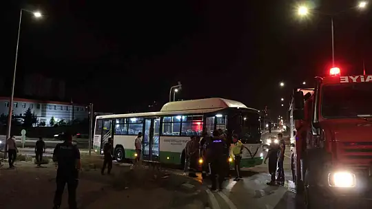 Zihinsel engelli genç halk otobüsünü kaçırdı!