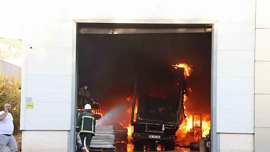 OSB'deki bir fabrikada korkudan yangın!