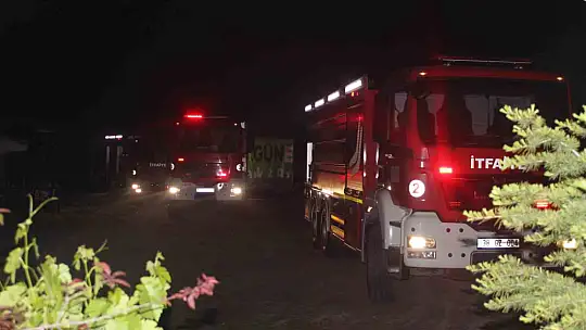 Mobilya fabrikasının deposu yandı