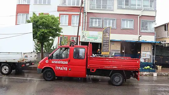 Yağış sonrası evleri ve dükkanları su bastı!