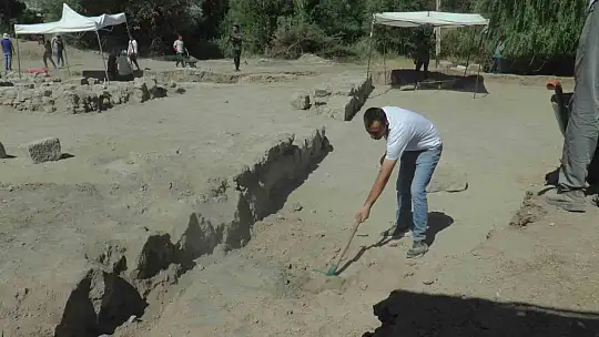 Kayseri'de Selçuklu Dönemi izleri aranıyor! Saray yaşantısı ile ilgili bulgular ortaya çıktı