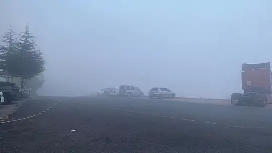 Kayseri'de sis: Görüş mesafesi 5 metreye kadar düştü