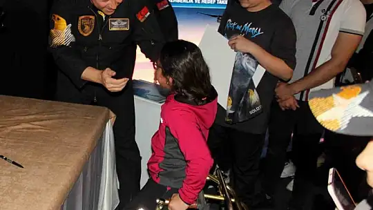 Kayseri'de solotürk pilotlarına yoğun ilgi