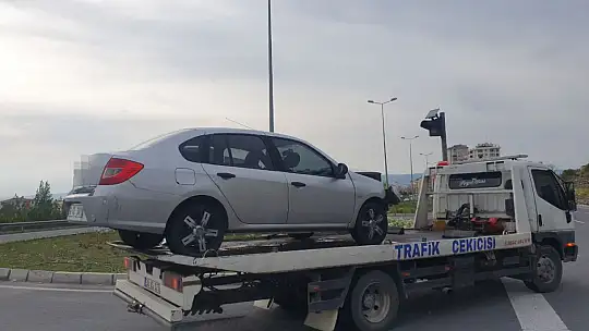 TIR ile çarpışan otomobilden 10 yaralı çıktı!