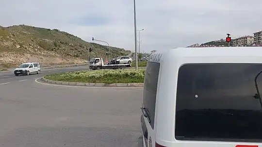 TIR ile çarpışan otomobilden 10 yaralı çıktı!