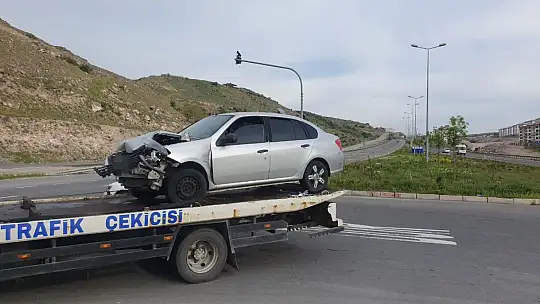 TIR ile çarpışan otomobilden 10 yaralı çıktı!