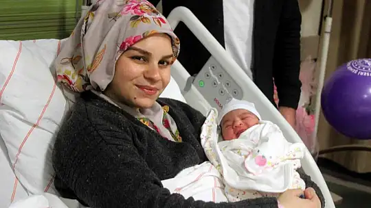 Kayseri'de yılın ilk bebeği 'Yüsra' oldu