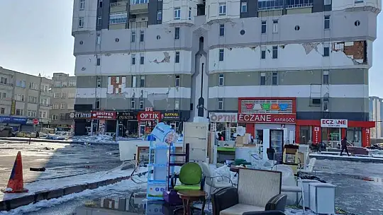 Kayseri'deki ağır hasarlı binada yıkım öncesi tahliyeler başladı