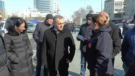 Kayseri'deki ağır hasarlı binada yıkım öncesi tahliyeler başladı