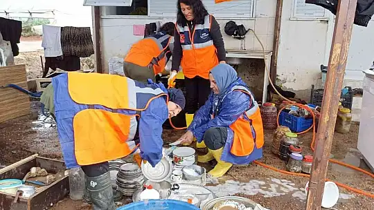 Kayseri'den Antalya'ya yardım çıkarması yapıldı