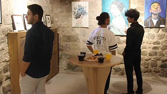 Güzel Sanatlar öğrencilerinin eserlerinden oluşan sergi açıldı