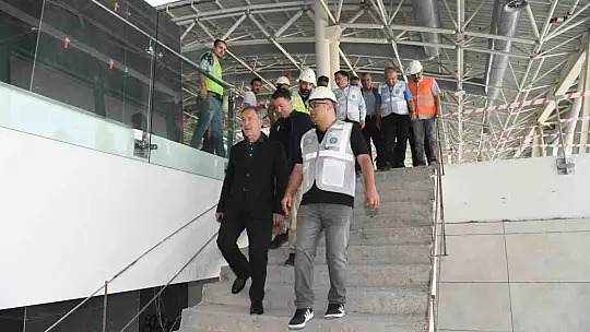 Kayseri Havalimanı Yeni Terminal Binası'nda İnceleme