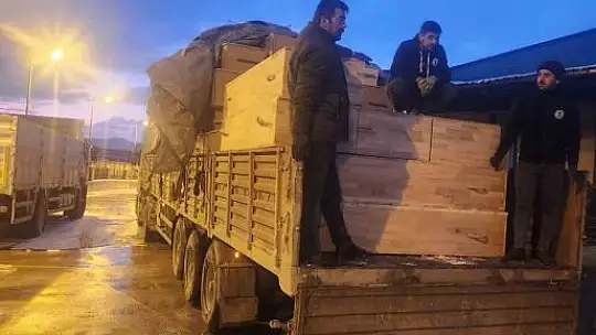 Kayseri Mobilyacılar Odası, KUMSMALL AVM, MOBİTEK ve MOBİBOYA deprem bölgesi için seferber oldu