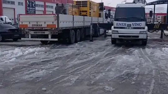 Kayseri Mobilyacılar Odası, KUMSMALL AVM, MOBİTEK ve MOBİBOYA deprem bölgesi için seferber oldu