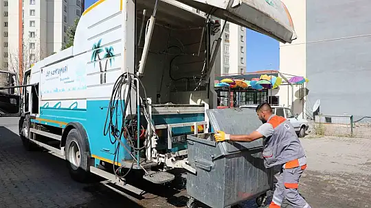 Talas'ta konteyner yıkamaya tam gaz devam