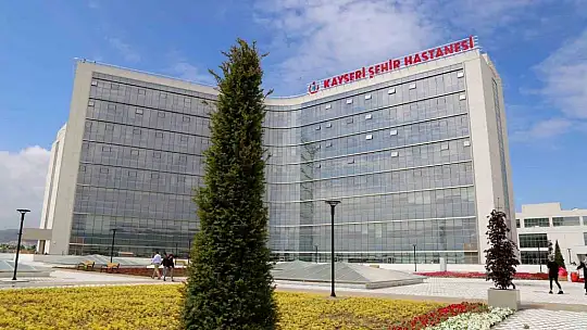 Kayseri Şehir Hastanesi depremzedelerin yaralarını sarıyor
