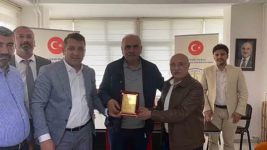 Sivaslılar Derneği'nde yeni Başkan İsa Gün oldu