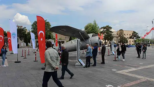 Kayseri üretilen ilk P-24A uçağı sergileniyor