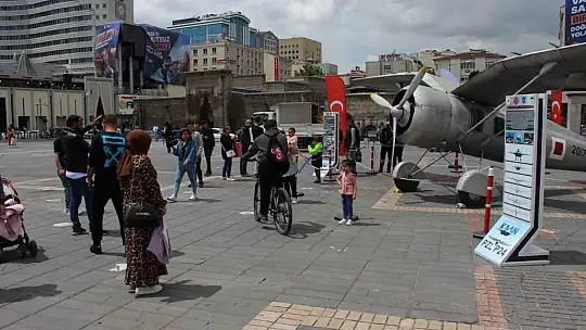 Kayseri üretilen ilk P-24A uçağı sergileniyor