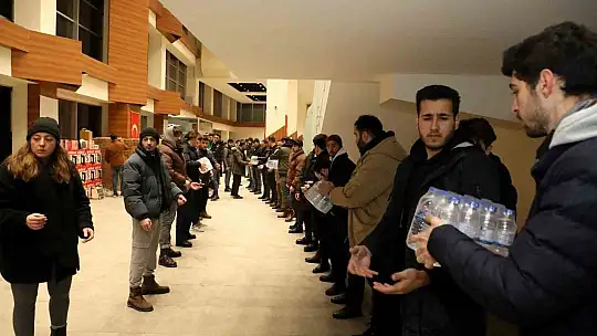 Kayseri Üniversitesi, deprem bölgesine yardımlarını sürdürüyor