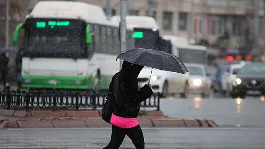 Kayseri'ye mevsimin ilk karı yağdı