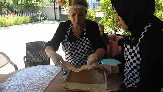 Kayseri'nin kuru kaymağı adını duyuruyor